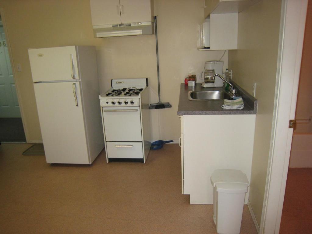 Fraser Bridge Inn And Rv Park Quesnel Extérieur photo