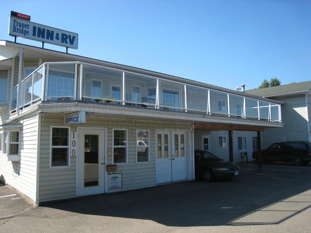 Fraser Bridge Inn And Rv Park Quesnel Extérieur photo